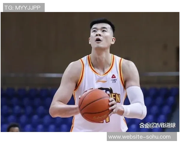 李慕豪：从篮球新星到职业生涯巅峰的奋斗之路与成长故事